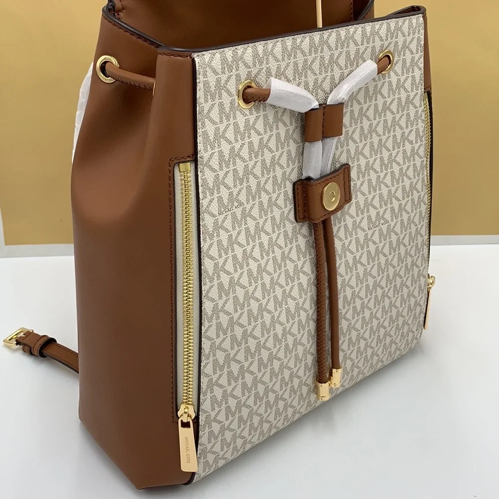 MICHAEL KORS PHOEBE MEDIUM DRAWSTRING BACKPACK VANILLA/ BROWN SIGNATURE COLOR - Picture 10 of 16